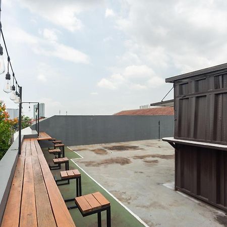 Reddoorz Syariah Near Grand Galaxy Park Hotel Ceger Екстериор снимка