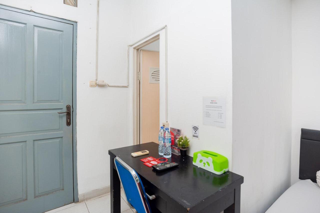 Reddoorz Syariah Near Grand Galaxy Park Hotel Ceger Екстериор снимка