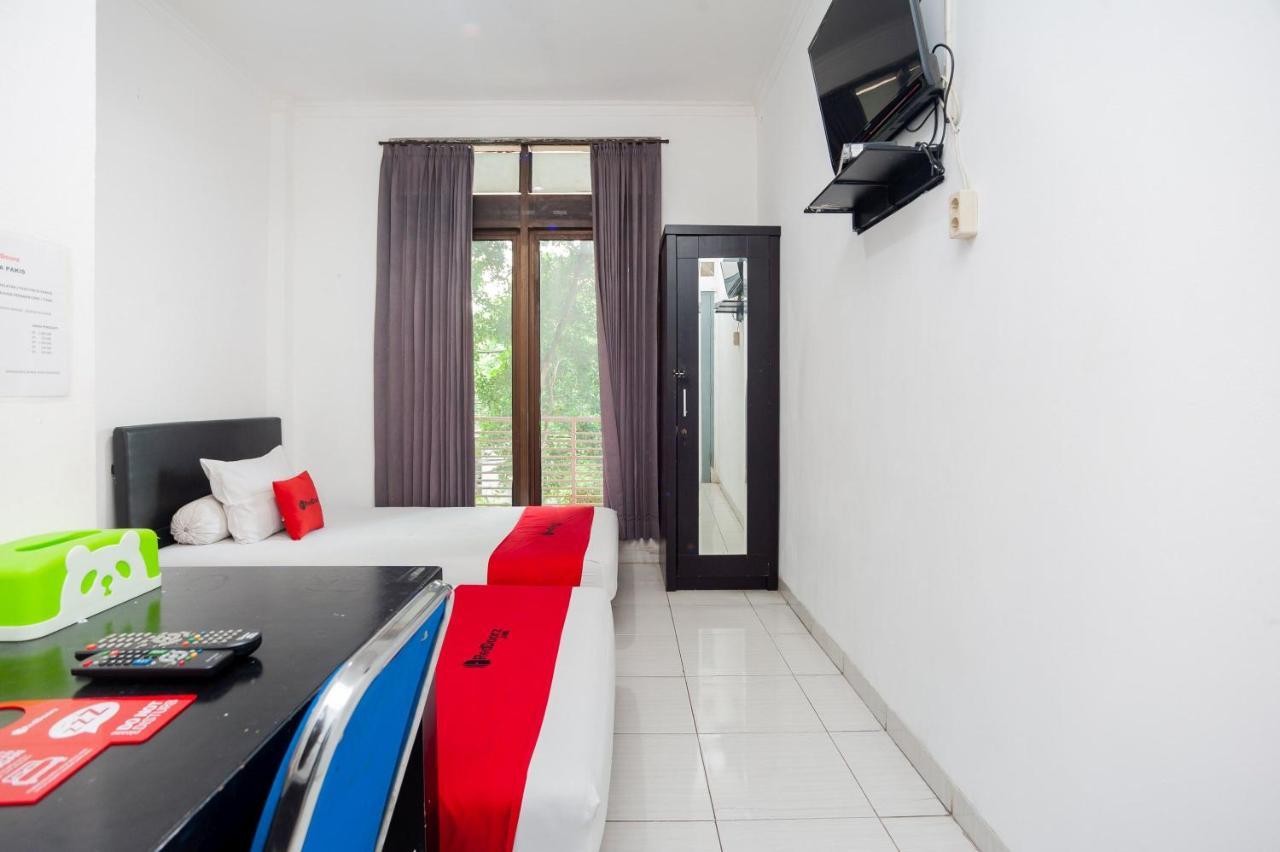 Reddoorz Syariah Near Grand Galaxy Park Hotel Ceger Екстериор снимка