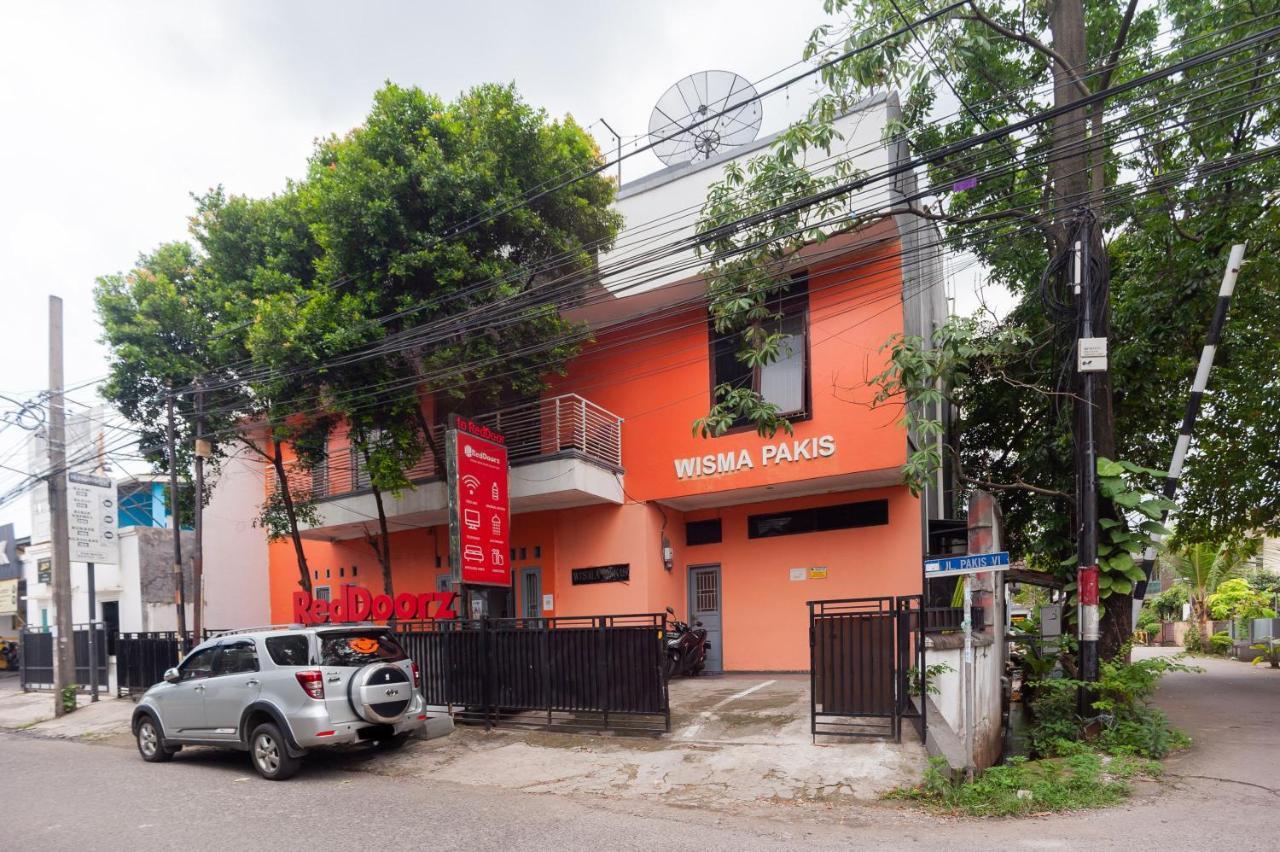 Reddoorz Syariah Near Grand Galaxy Park Hotel Ceger Екстериор снимка